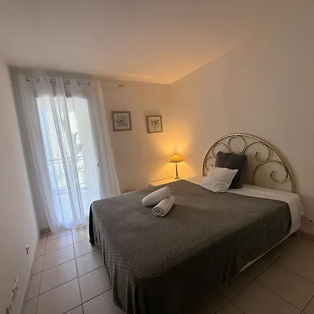 2-bedroom In ,terrace, 4 People, Beaches , Downtown アパート *