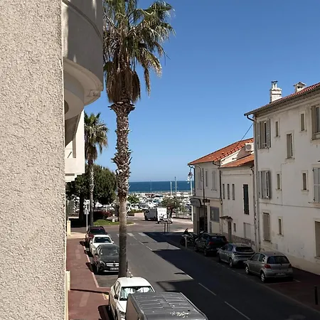 דירה 2-bedroom In ,terrace, 4 People, Beaches , Downtown