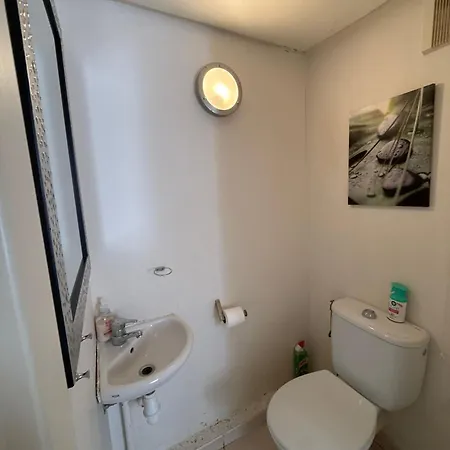 2-bedroom In ,terrace, 4 People, Beaches , Downtown *