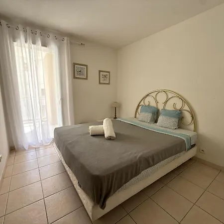 2-bedroom In ,terrace, 4 People, Beaches , Downtown Apartament